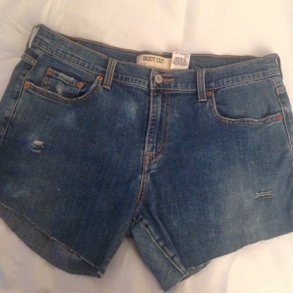 Pre-loved Levi's Cutoff Shorts Distressed …